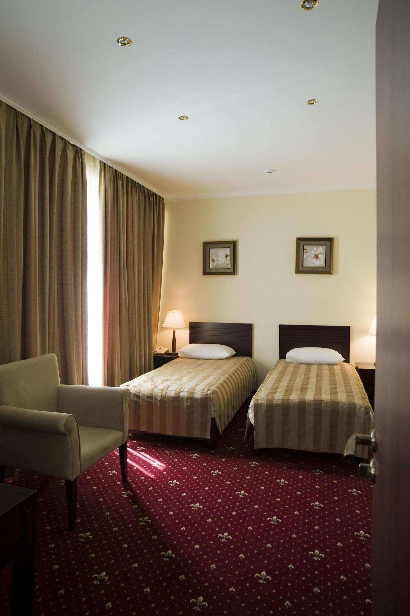 Jumbo Hotel Chişinǎu Buitenkant foto