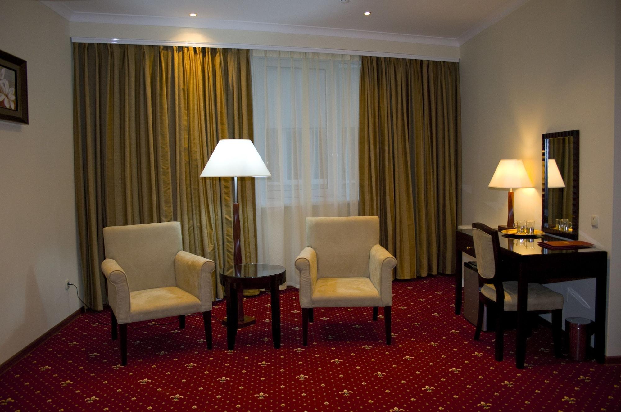 Jumbo Hotel Chişinǎu Buitenkant foto