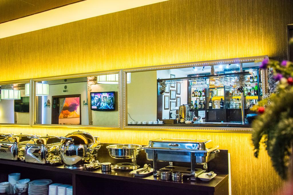 Jumbo Hotel Chişinǎu Buitenkant foto