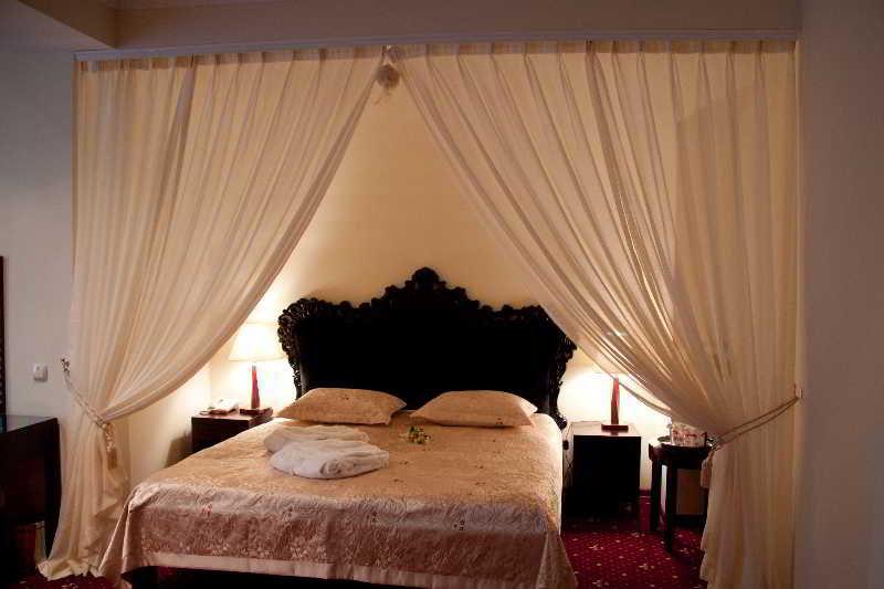 Jumbo Hotel Chişinǎu Buitenkant foto