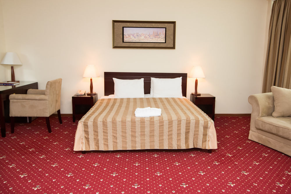 Jumbo Hotel Chişinǎu Buitenkant foto