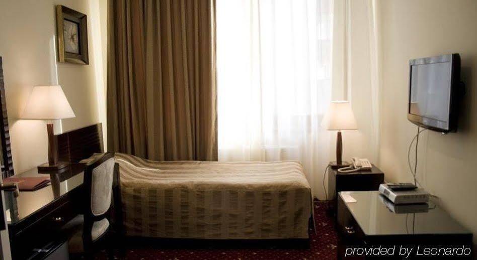Jumbo Hotel Chişinǎu Buitenkant foto